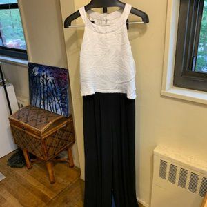 White and Black Sleeveless Jumpsuit